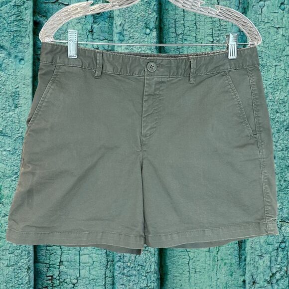 EUC Eddie Bauer Womens Slightly Curvy Chino Shorts Green Size 8 - Picture 7 of 9